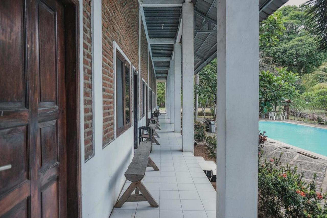 Hôtel Reddoorz Near Pantai Florida Anyer à Serang Extérieur photo