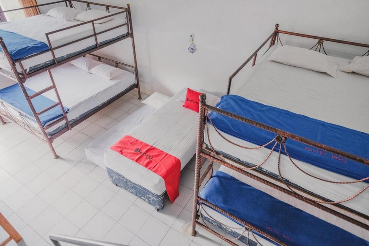 Hôtel Reddoorz Near Pantai Florida Anyer à Serang Extérieur photo