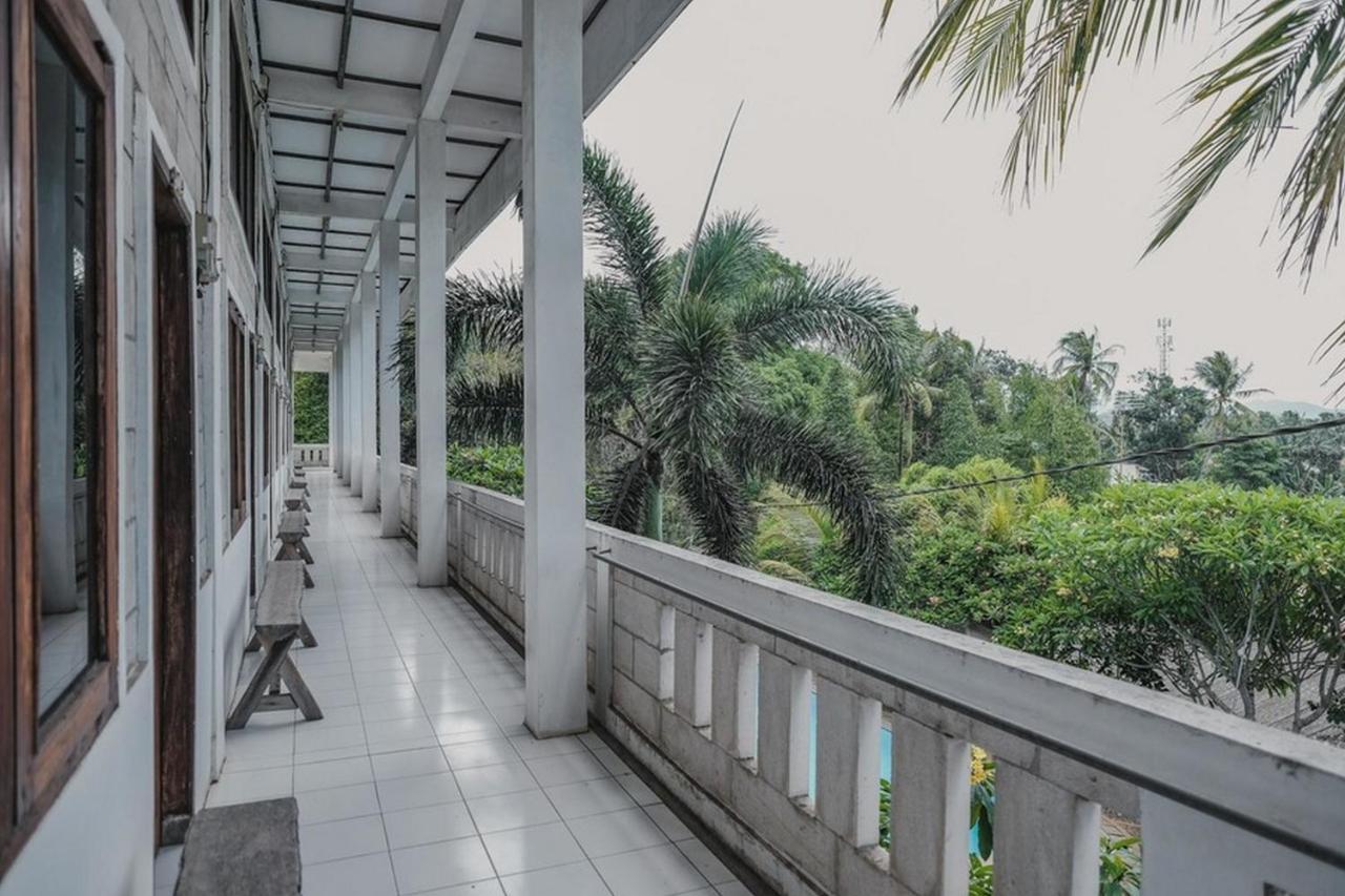 Hôtel Reddoorz Near Pantai Florida Anyer à Serang Extérieur photo
